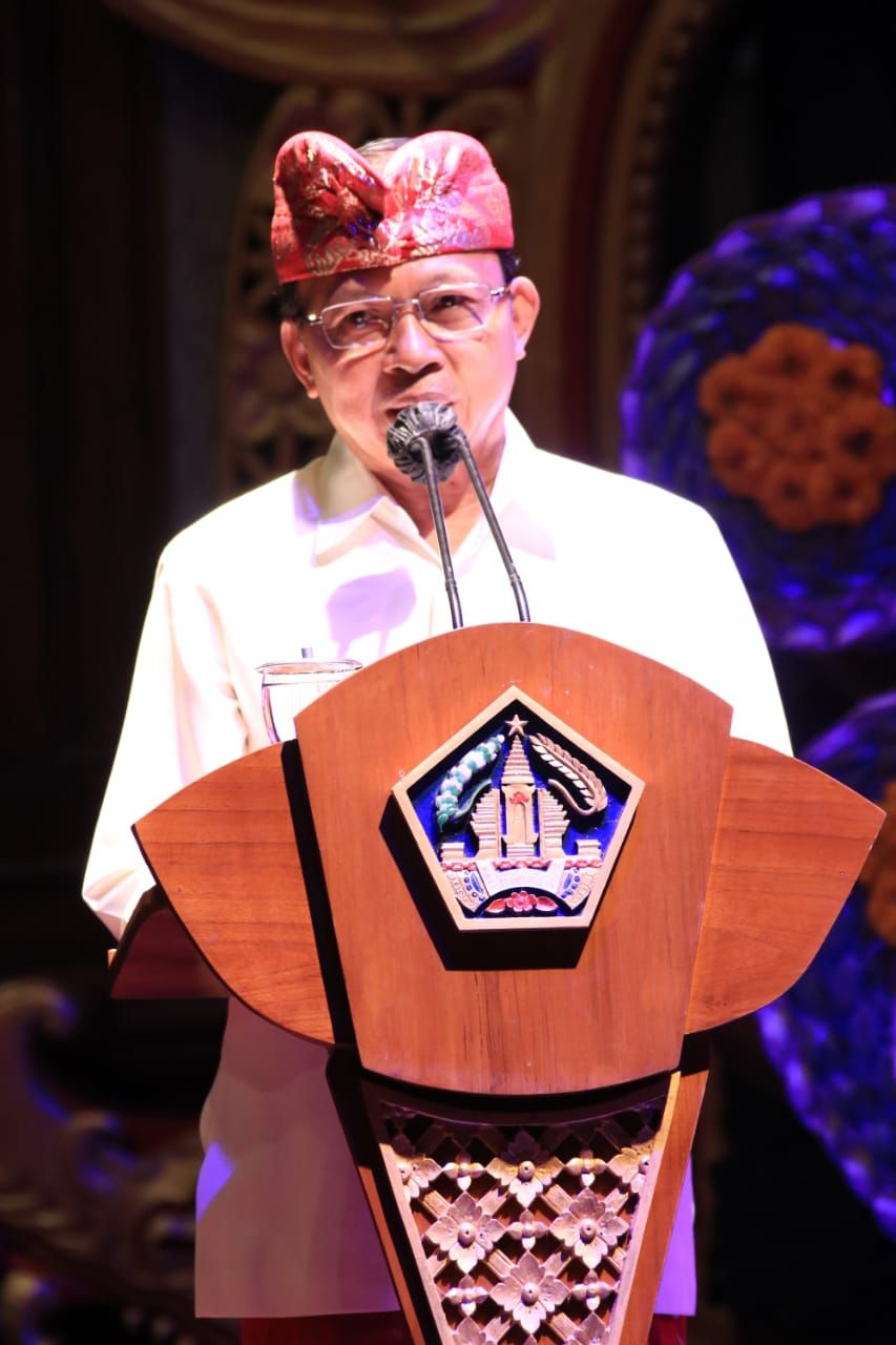 podiumnews.com-Wayan Koster: Pelestarian Bahasa Bali Tetap Terjaga di Tengah Pandemi